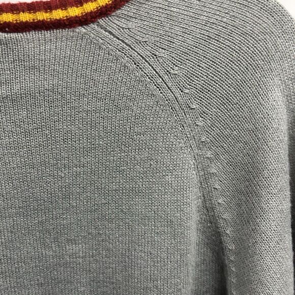 Harry Potter Gryffindor Sweater Small V-Neck Hogwarts Uniform Wizarding World - Picture 8 of 14